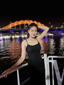 Off the Court: The Volleyball Beauty Who Is Turning Heads with Her Stunning Style - image 2