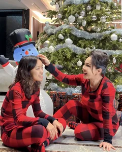 Comedian Viet Huong Celebrates a Warm and Joyful Christmas with Family - image 4