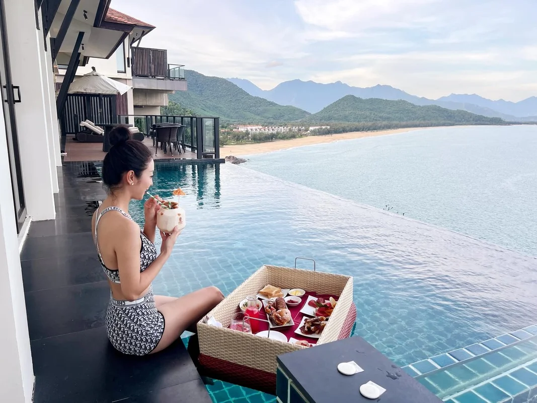 Jennifer Phạm: Bí quyết giữ gìn vóc dáng 'mướt mắt' của bà mẹ bốn con