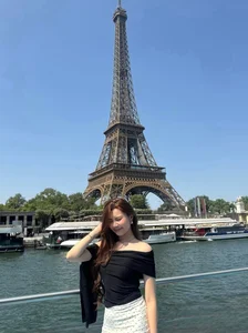 Linh Dan Captures Hearts with Stunning Travel Photos in Paris France - image 6