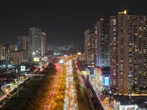 Stunning Night Views of Ho Chi Minh City from the Metro - image 9