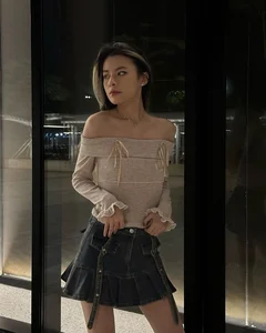 The Rise of the Storytelling Hot Girl: Captivating Audiences with Modest Style and Charisma - image 4