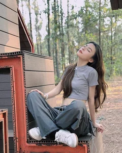 The Rise of the Storytelling Hot Girl: Captivating Audiences with Modest Style and Charisma - image 9