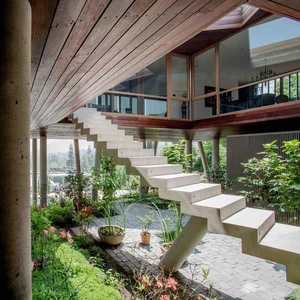 Innovative Floating House Design with Stunning Open-Air Skylight - image 0