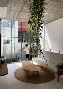 10 Stunning Tiny Homes Under 40sqm: Creative Urban Architecture and Smart Minimalist Interior Design Solutions for Small City Spaces - image 20