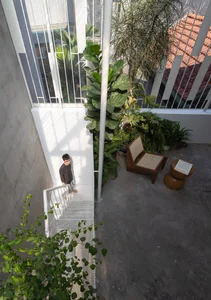 10 Stunning Tiny Homes Under 40sqm: Creative Urban Architecture and Smart Minimalist Interior Design Solutions for Small City Spaces - image 7
