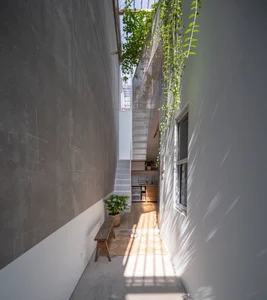 10 Stunning Tiny Homes Under 40sqm: Creative Urban Architecture and Smart Minimalist Interior Design Solutions for Small City Spaces - image 32