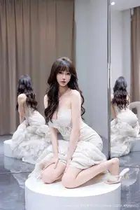 Yue Er Yue Er Shines in Pristine Wedding Gown: Captivating XiuRen No.10663 Collection - image 10