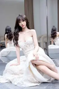 Yue Er Yue Er Shines in Pristine Wedding Gown: Captivating XiuRen No.10663 Collection - image 1