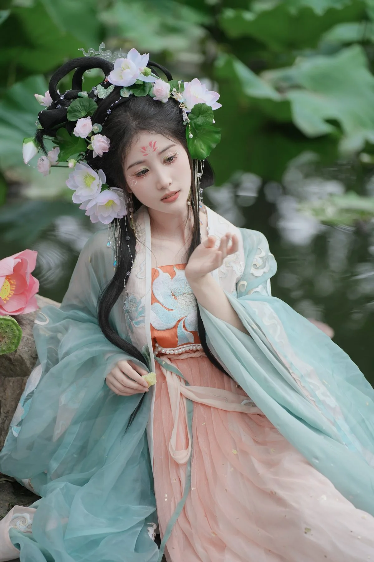 Contemporary Elegance: YiTuYu Art Language Vol.4993 Featuring Mian Mian