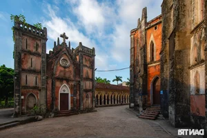 Exploring the Timeless Architectural Grandeur and Sacred History of the So Kien Basilica in Vietnam - image 6