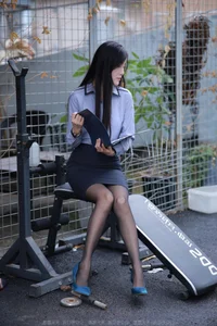 Professional Elegance: IESS Wanping Black Silk Secretary Style Gallery - image 7