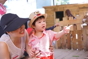 A Glimpse into the Happy Family of Le Khanh and Tuan Khai - image 4