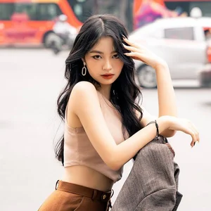 Beautiful Gen Z Style of Late Artist Giang Coi's Daughter - image 1