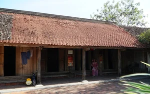 Inside Vietnam's Most Beautiful 200-Year-Old Ancient House - image 6