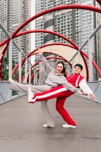 Vietnamese Celeb Buzz: Hoai Lam's New Look and Diem Huong's Canada ER Controversy - image 1