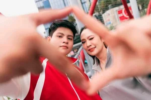 Vietnamese Celeb Buzz: Hoai Lam's New Look and Diem Huong's Canada ER Controversy - image 8