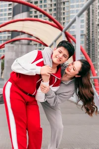 Vietnamese Celeb Buzz: Hoai Lam's New Look and Diem Huong's Canada ER Controversy - image 47