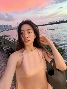 Vietnamese Celeb Buzz: Hoai Lam's New Look and Diem Huong's Canada ER Controversy - image 37