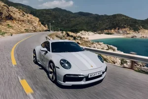 Inside Cuong Do La's Million-Dollar Workspace and Supercar Lifestyle - image 3