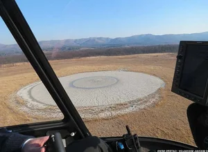 The Earth's Eye: Discovering the Astonishing Volcanic Crater - image 7