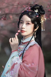 Artistic Photography Showcase: Yi Zhi a Meng Zai in YiTuYu Art Language Vol.9884 - image 3