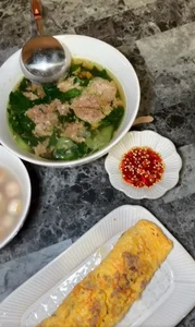 Female Singer Gains Praise After Preparing Heartfelt Meal for Her Mother - image 12