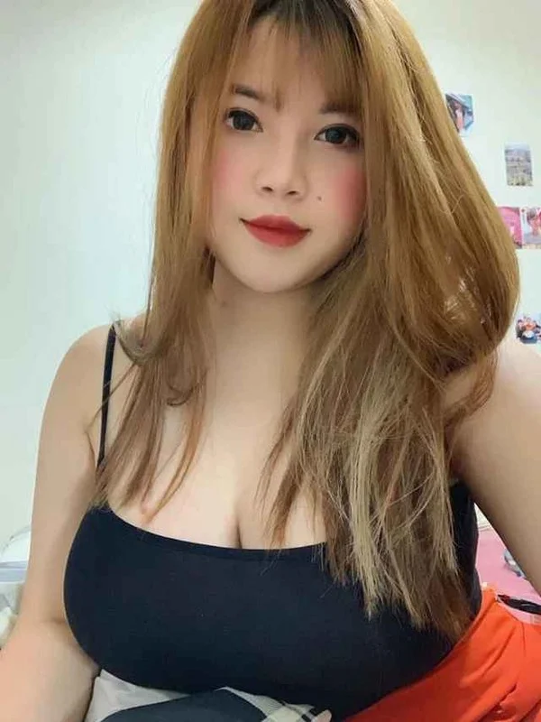 Hai Duong Influencer Goes Viral with Bold Tape Dress Fashion Trend