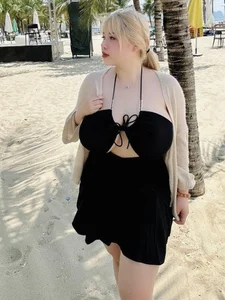 Hai Duong Influencer Goes Viral with Bold Tape Dress Fashion Trend - image 3