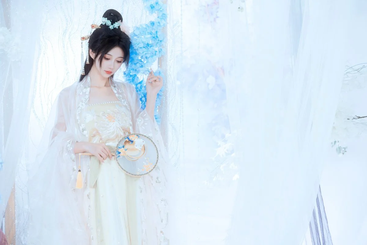 Elegant Visual Storytelling: YiTuYu Art Language Vol.4320 Featuring Qi Luo Sheng De Xiao Su Su