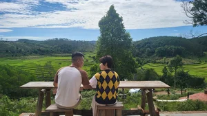 The Golden Harvest of Mang Den: Traditions of the Mo Nam People - image 1