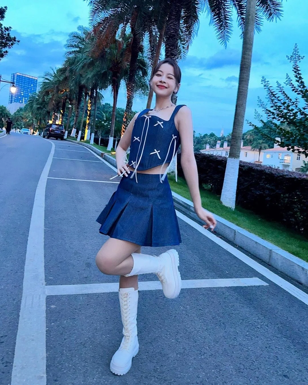 Style Like Chi Pu: Trendy Ways to Wear Boots for a Chic and Modern Look