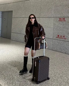 Style Like Chi Pu: Trendy Ways to Wear Boots for a Chic and Modern Look - image 3