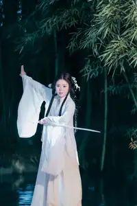 YiTuYu Vol.8687: Su Su - An East Asian Muse's Ethereal Night Tale - image 1