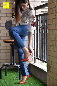Guang Yan - Jeans and Red High Heels IESS Sizu Biandang 224 - image 15