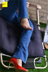 Guang Yan - Jeans and Red High Heels IESS Sizu Biandang 224 - image 18