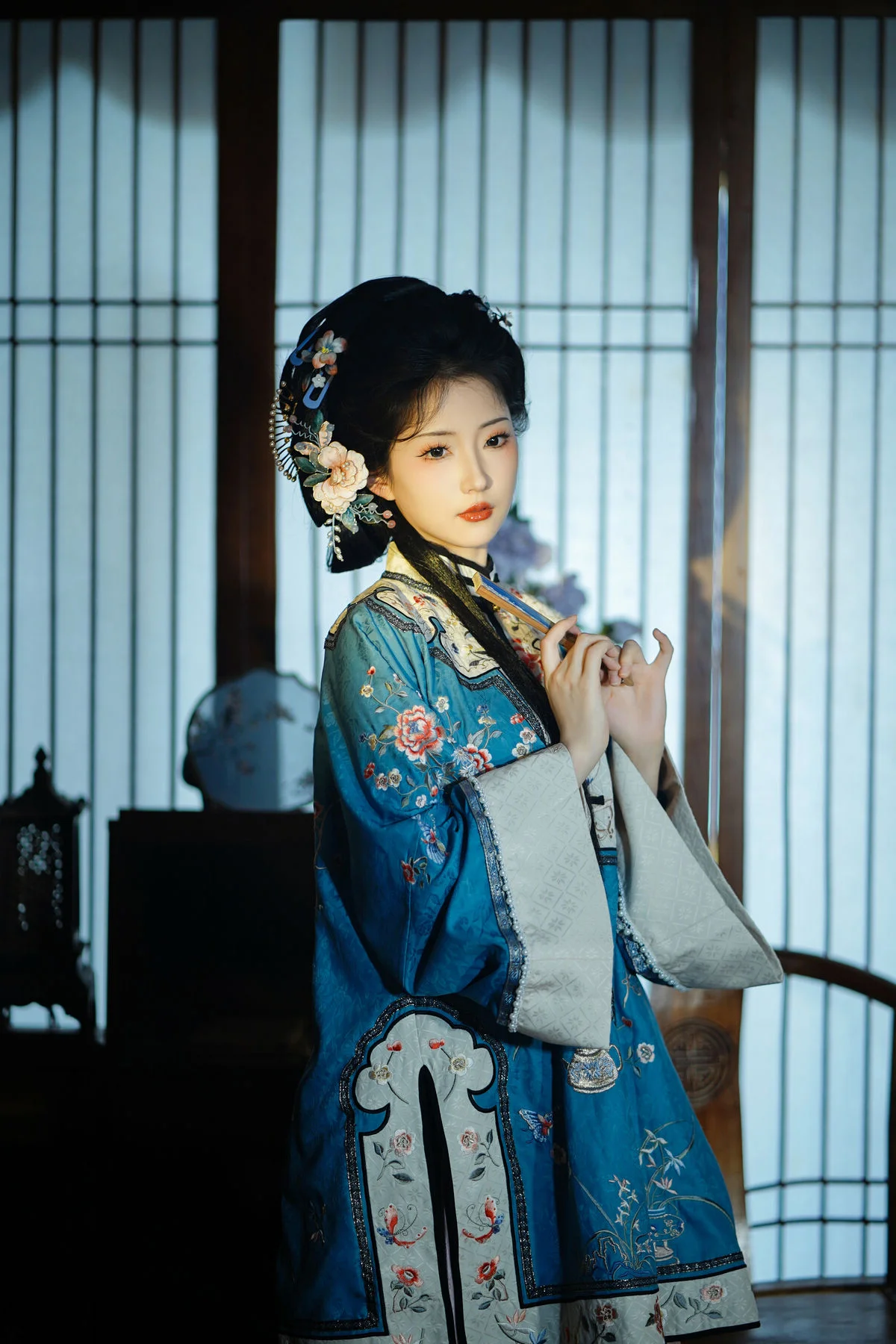 Visual Storytelling and Modern Aesthetics: YiTuYu Art Language Vol.6921 with Tu Ya