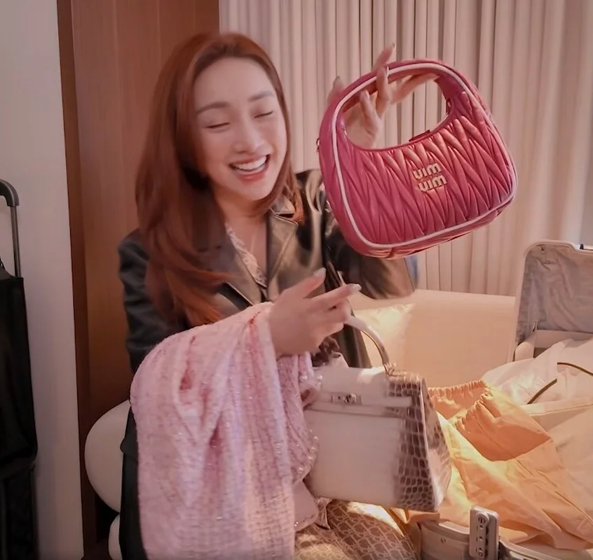 Ly Thuy Chang's Luxury Japan Travel: Style and Sophistication Abroad