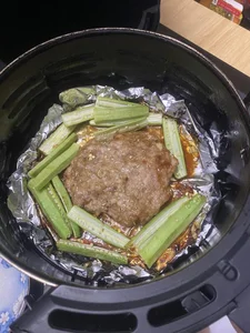 MC Thanh Trung Ex Wife Hilarious Cooking Adventure with Daughter - image 6