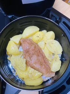 MC Thanh Trung Ex Wife Hilarious Cooking Adventure with Daughter - image 8