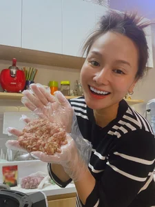MC Thanh Trung Ex Wife Hilarious Cooking Adventure with Daughter - image 11