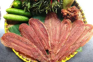 Discover the Unique Vietnamese Dried Snake Specialty from the Mekong Delta - image 0