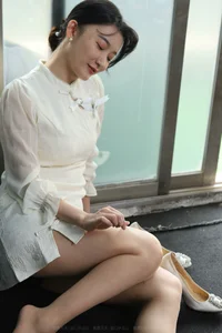 IESS Qiu Qiu: The Elegant Seductive White Rose Series - image 44