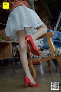 IESS Wan Ping Gallery: Lace Dress and Red Heels Fashion Showcase - image 52