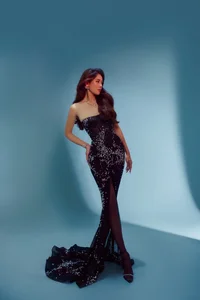 Elegance and Allure: Nguyễn Thị Loan Showcases Sophisticated and Seductive Fashion Styles for Modern Women - image 0