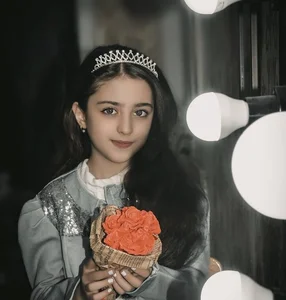 Where is She Now? The Beautiful Girl Whose Father Quit His Job to Protect Her - image 6