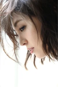Iroha Yanagi’s Latest Digital Photo Book Release: A Deep Dive into Sophisticated Elegance - image 20