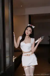 Enchanting Yu Zi Jiang Fish Model in XiuRen No.10711: Elegant Charm and Allure Unveiled - image 8
