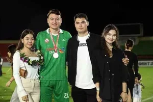 Dang Van Lam and Yen Xuan: A Public Romance Following the Goalkeeper's Success - image 3