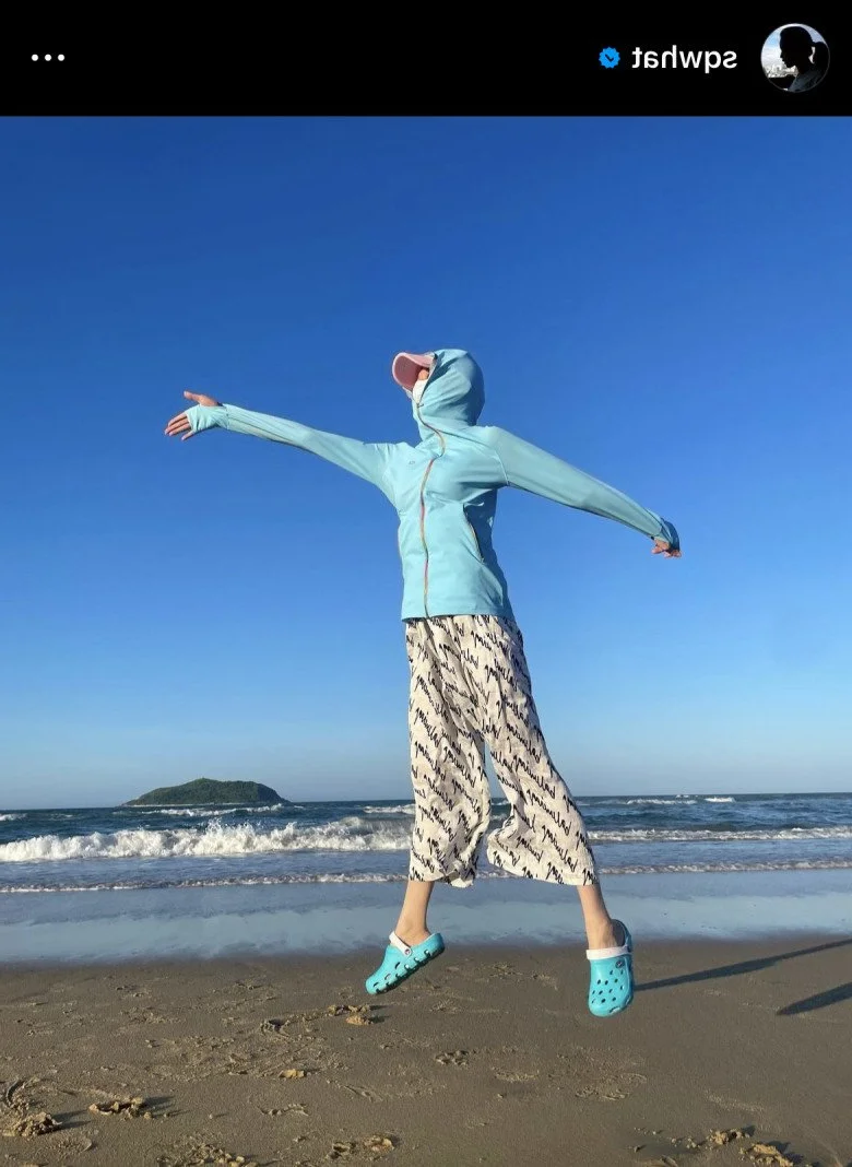Shu Qi’s Ultimate Sun Protection Beach Style Sparks Fashion Debates